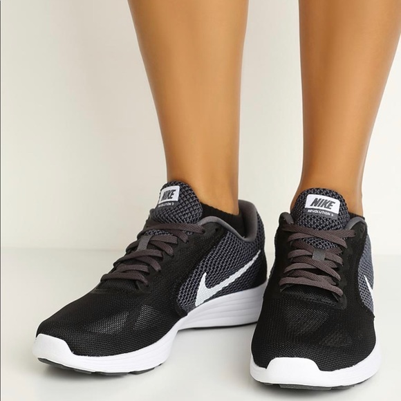 Nike Revolution 3 Women's Running Shoes - Picture 1 of 8